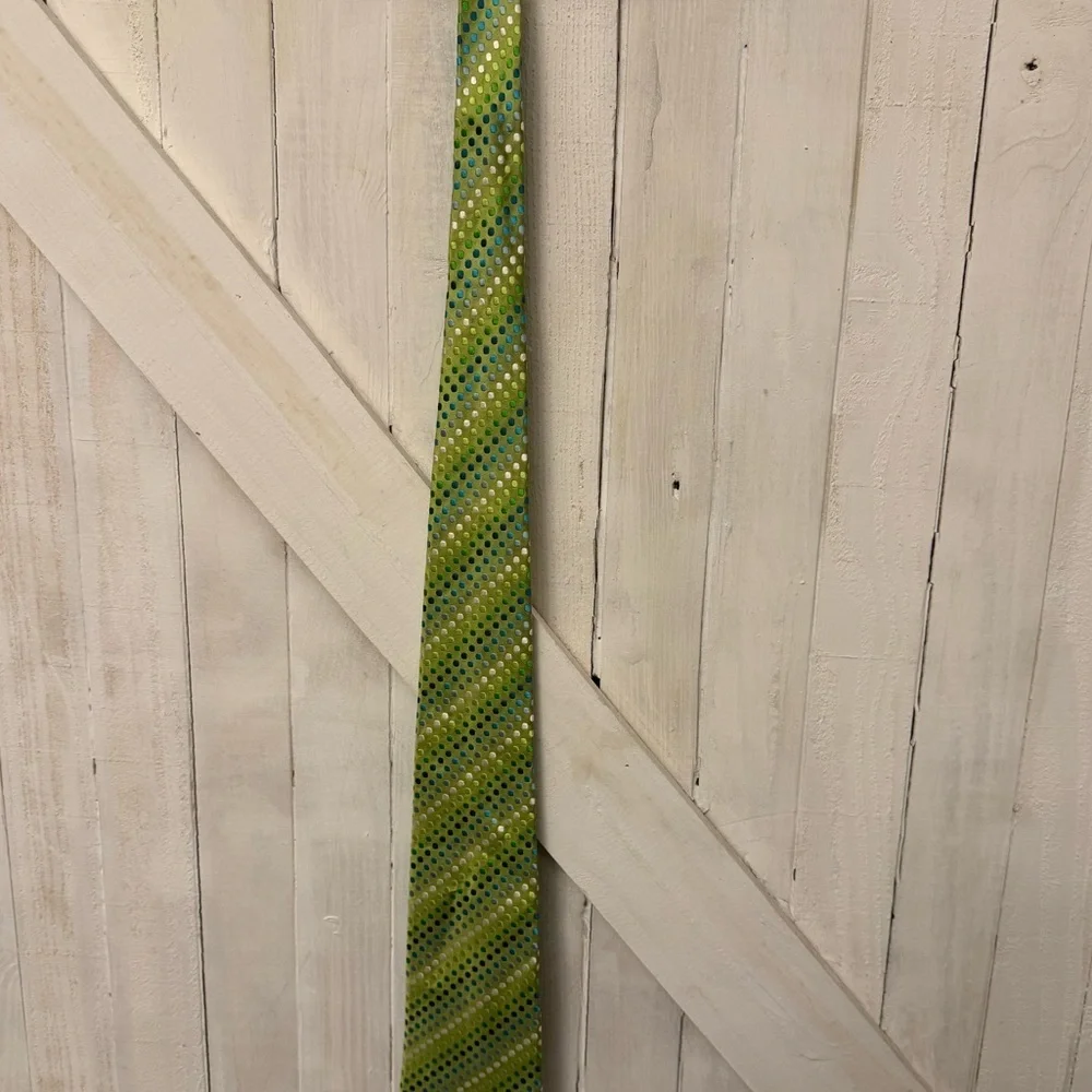 Geoffrey Beene necktie